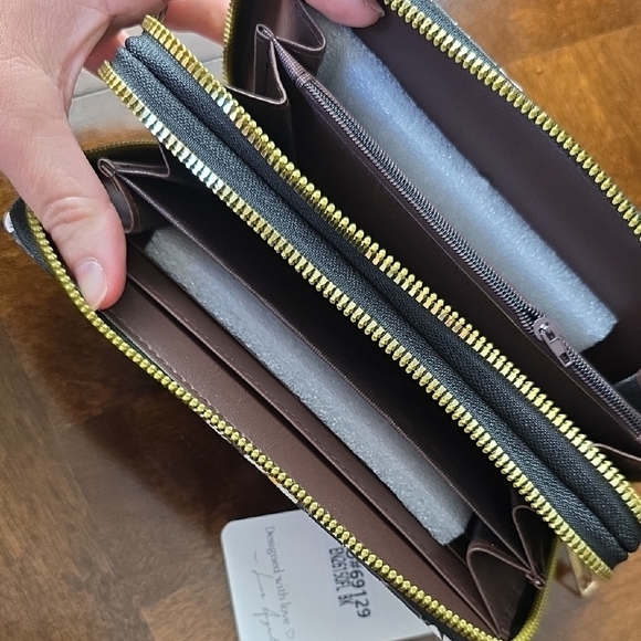 Floral Wallet with Daisy Print New - Picture 4 of 4